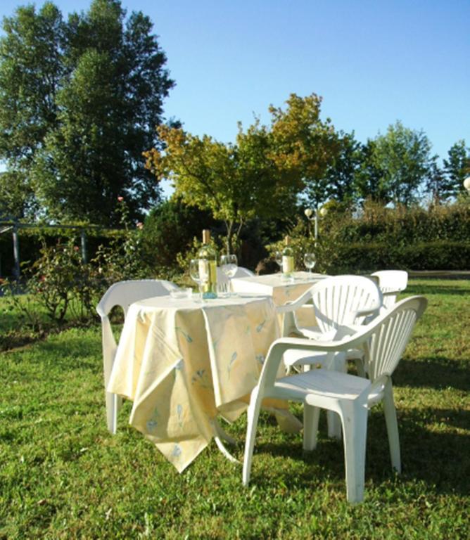 أنسولا ديليميليا Hotel Garden المظهر الخارجي الصورة
